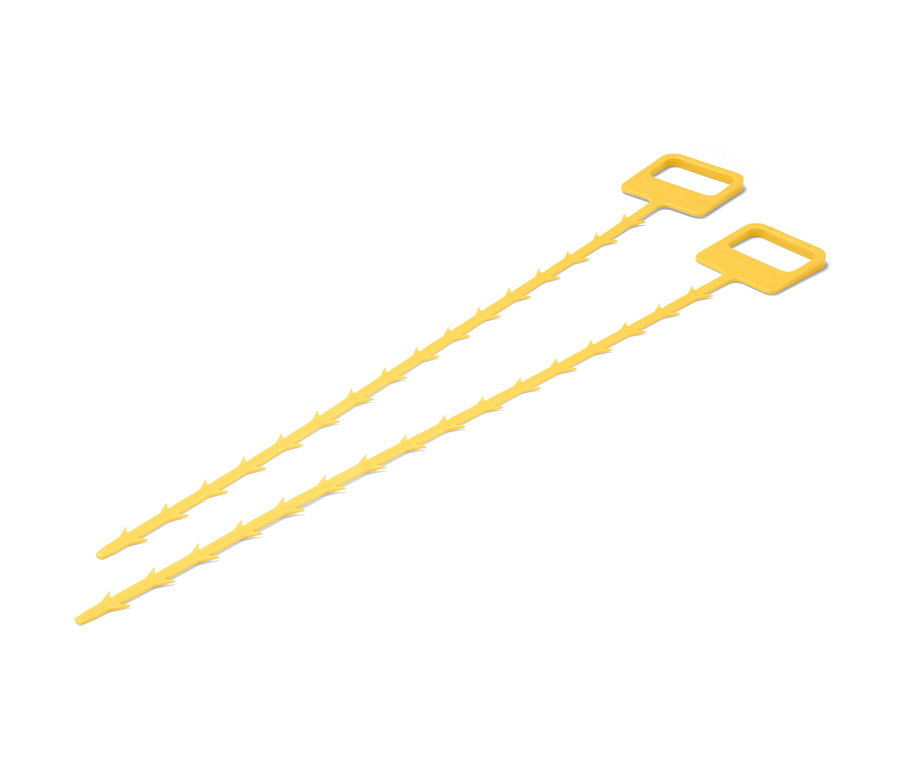 Deux tiges de curage jaunes sur un fond blanc.