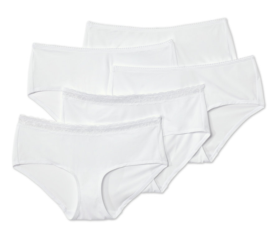 Cinq culottes blanches.
