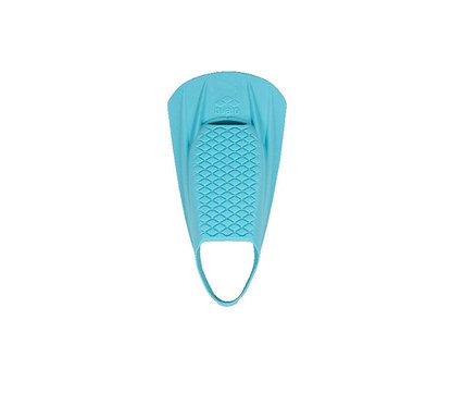 Une palme de natation arena Junior bleue sur fond blanc.