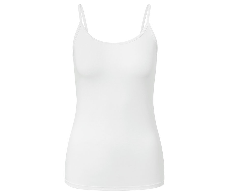 Débardeur blanc sur fond blanc.