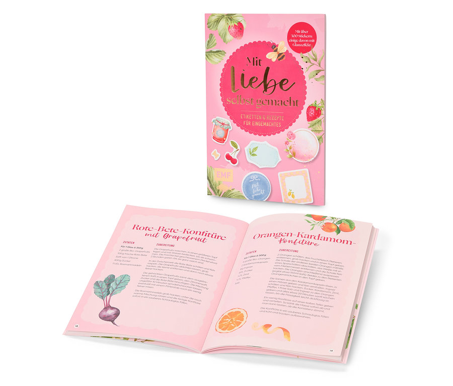 Le livre «Mit Liebe selbstgemacht» est ouvert à côté d'un autre exemplaire. Les pages montrent des recettes de confitures.