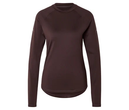 Haut de sport marron foncé à manches longues et col rond sur fond blanc.