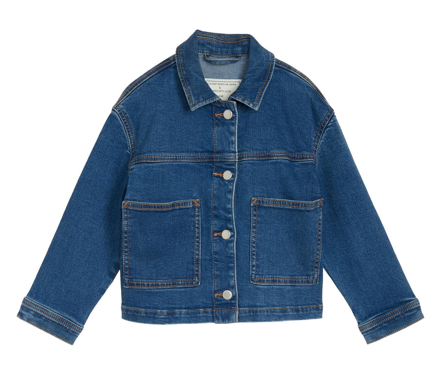 La veste en jean basique pour enfant Tom Tailor est bleue avec des boutons argentés, deux poches de poitrine et un col.