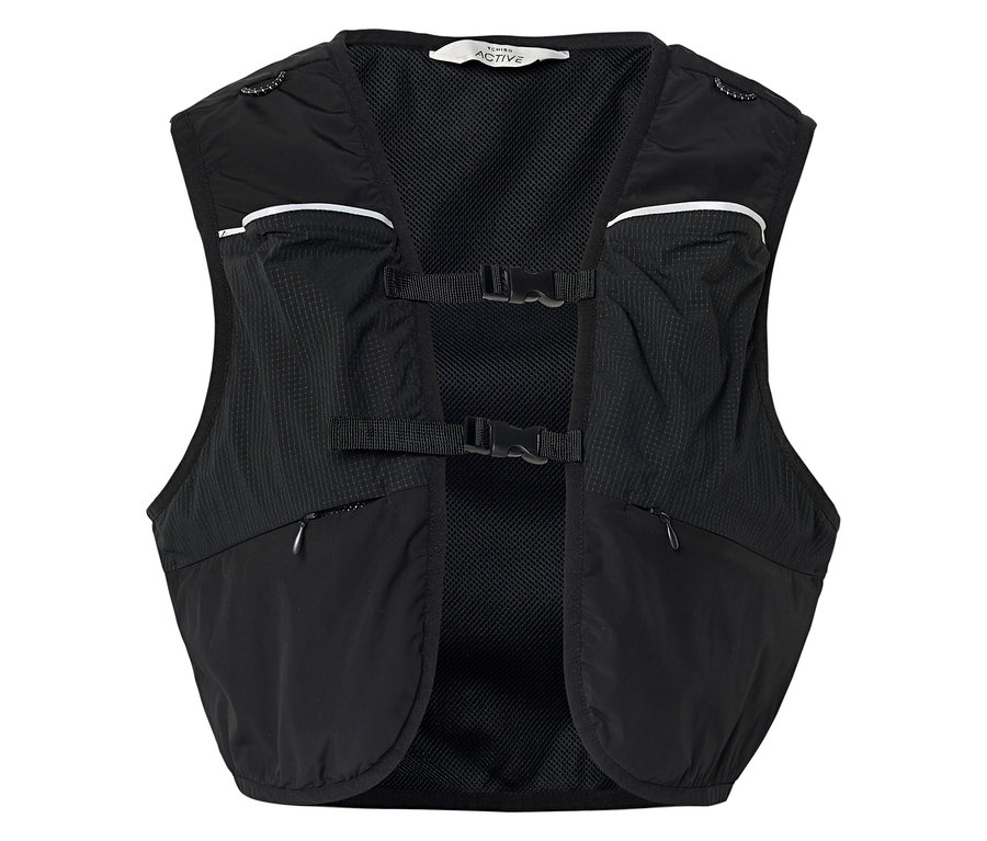 Gilet de course noir avec poches et boucles.