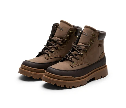 Deux chaussures de plein air FILA Monte marron pour homme, avec lacets et semelle épaisse.