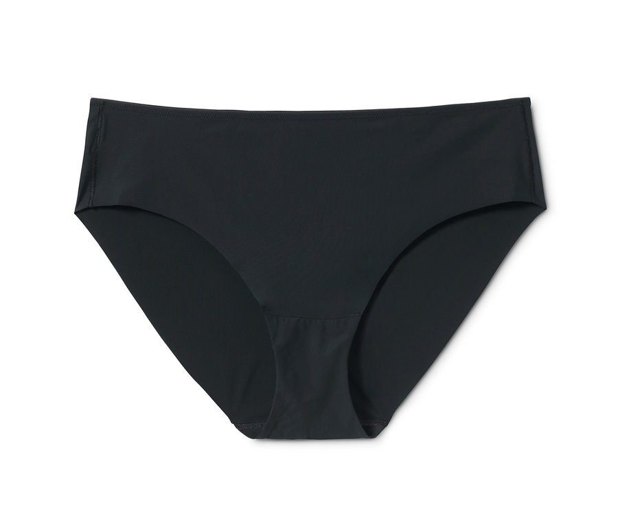 Gros plan d'une seule culotte noire Magic-Cut.