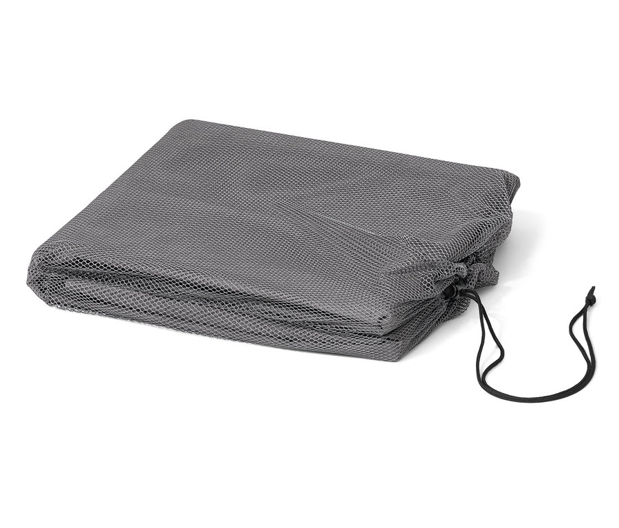 Housse de protection premium grise pour corbeille de plage XL, pliée avec cordon de serrage.