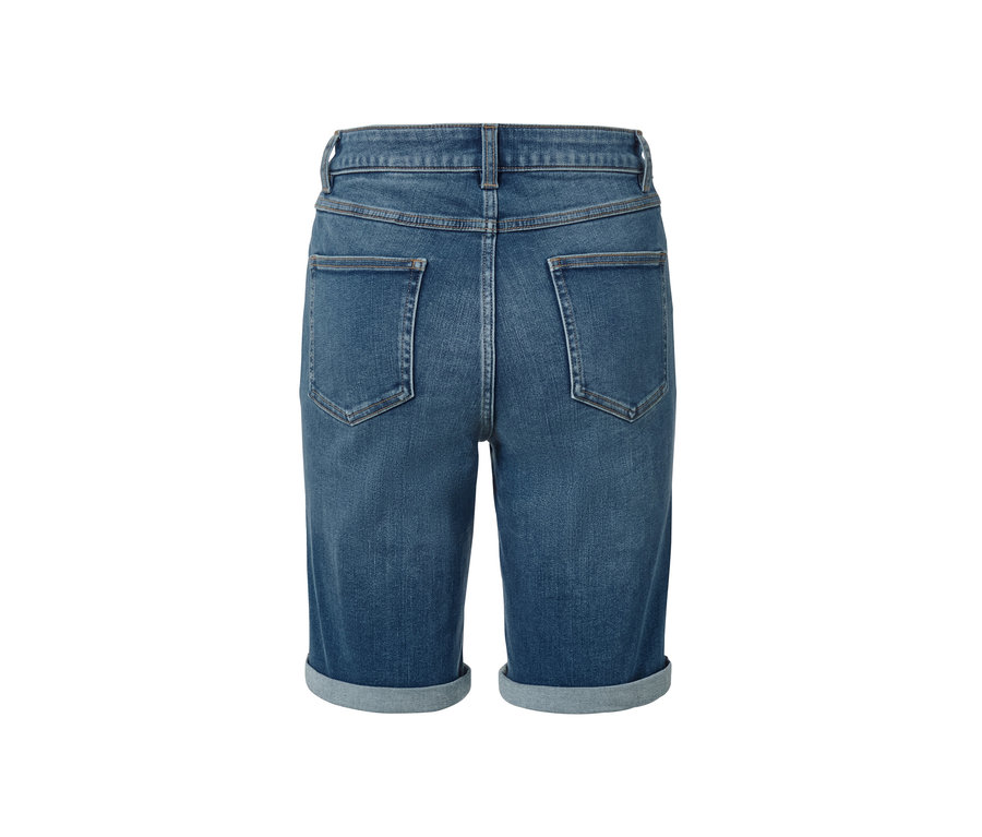 Détail du dos du bermuda en jean – Fit « Lea ».