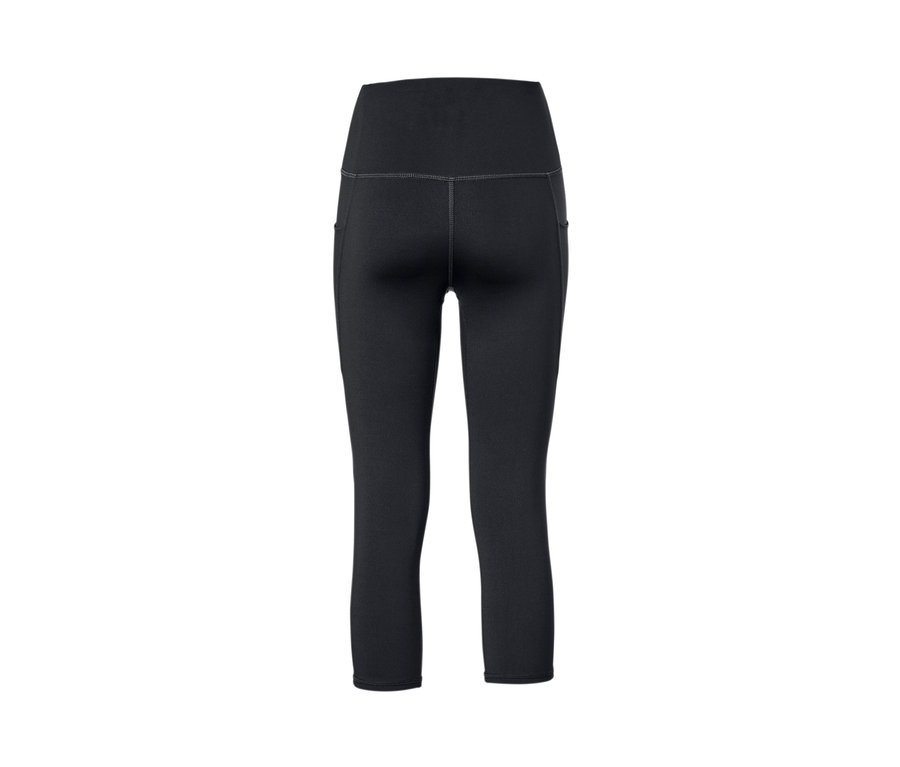 Legging de sport 3/4 noir vu de derrière.