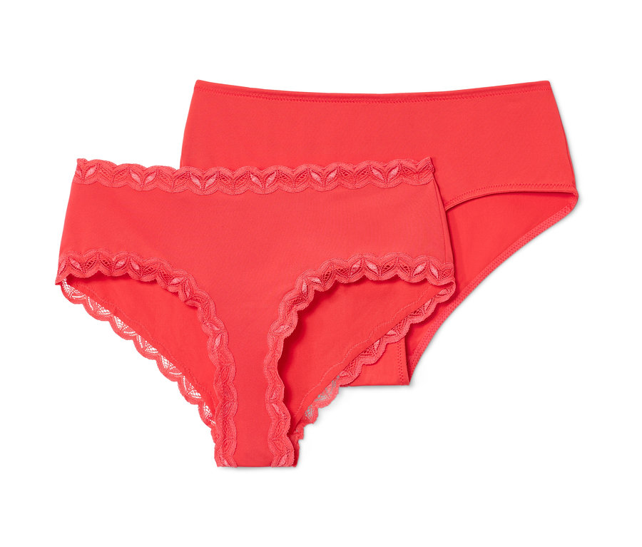 Deux hipsters rouges.