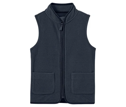Un gilet en polaire bleu marine avec fermeture éclair et poches.