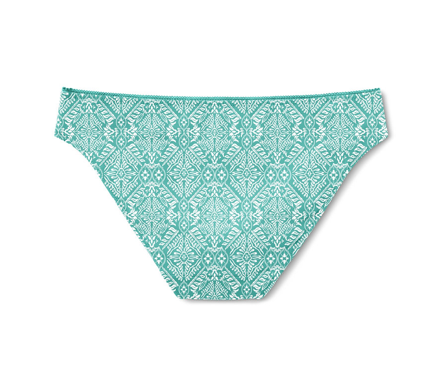 Un slip turquoise avec un motif blanc.