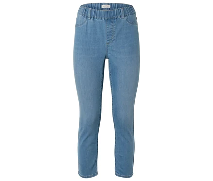 Un jean bleu clair avec cordon de serrage à la taille sur fond blanc.