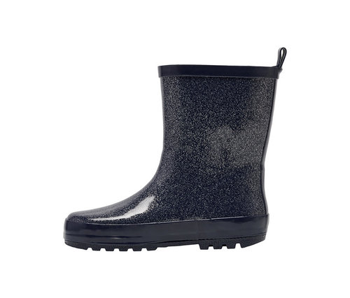 Une botte en caoutchouc hummel® « Rubber Boot Glitter » noire, avec une finition pailletée et une semelle épaisse crantée, debout.