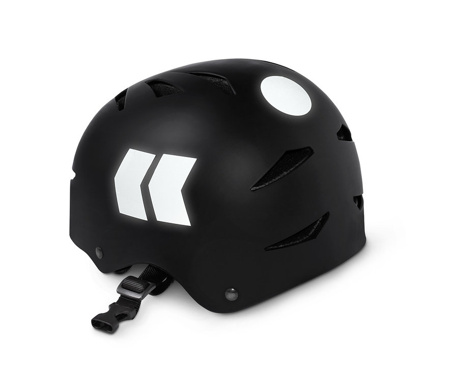 Casque noir avec autocollants réfléchissants.