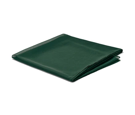 Nappe en organza verte pliée, env. 150 x 275 cm.
