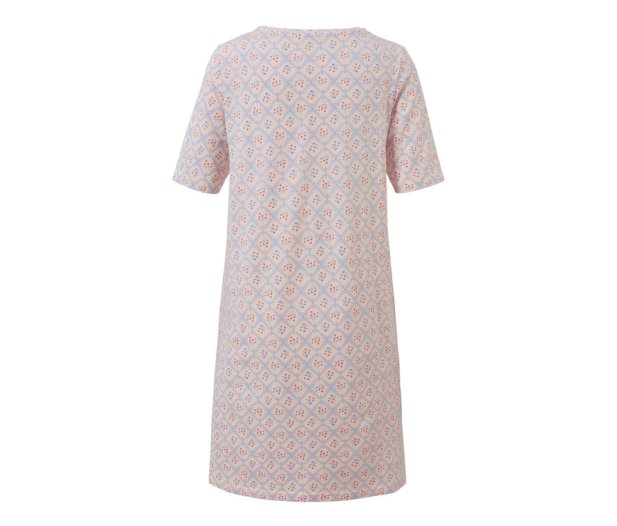Vue arrière d'une chemise de nuit à manches courtes avec un motif.