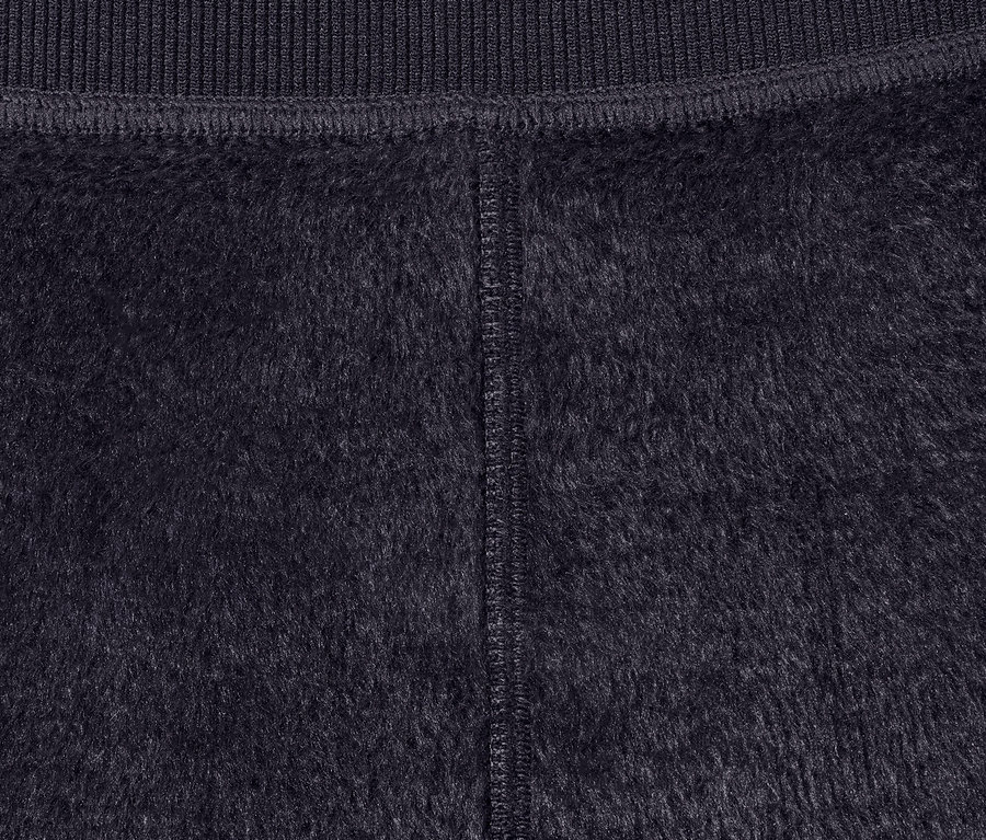 Gros plan sur un legging doublé noir.