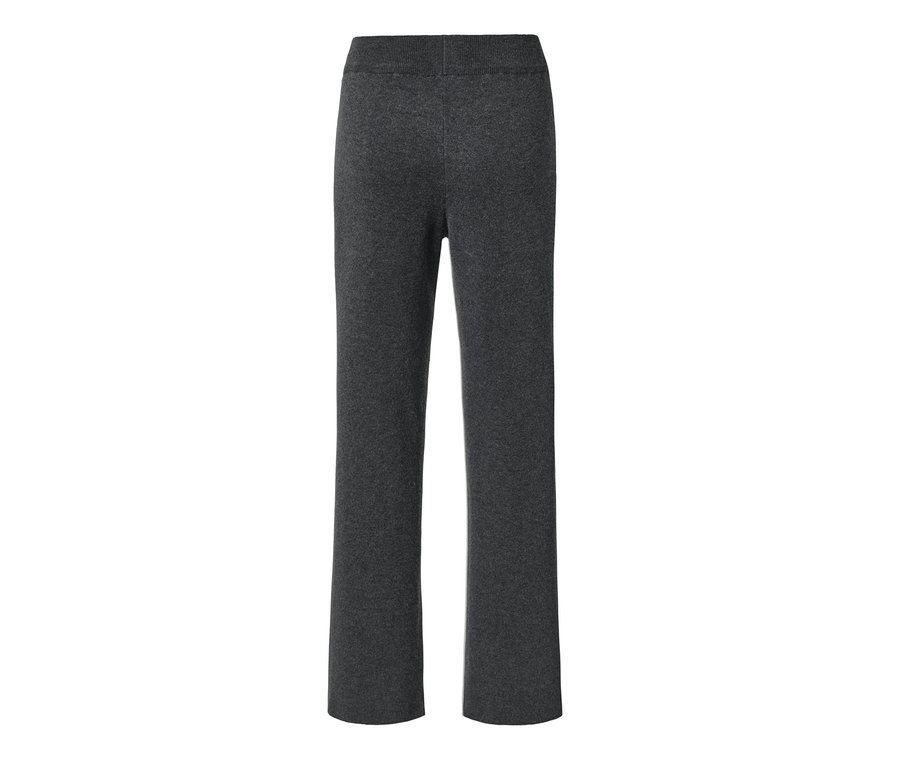 Vue détaillée d'un pantalon en maille.