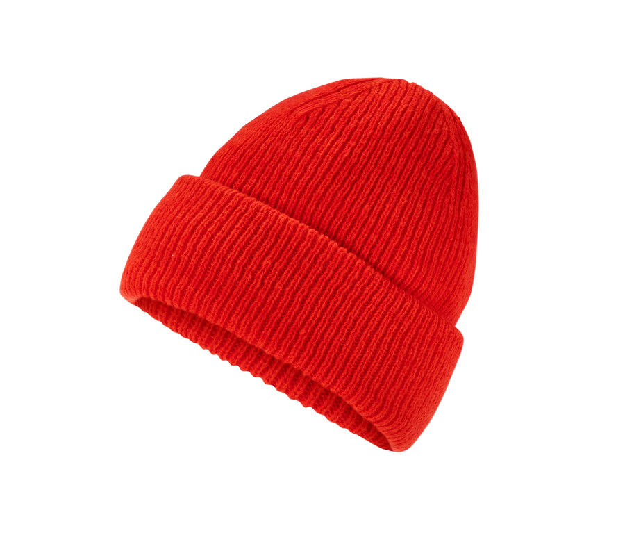 Bonnet en maille orange.