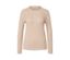 Pull en maille torsadée de couleur crème.