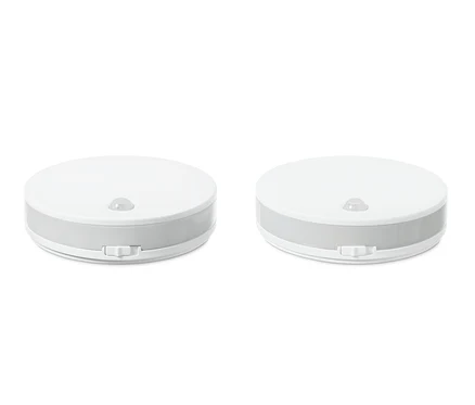 Deux éclairages multifonction à LED blancs.