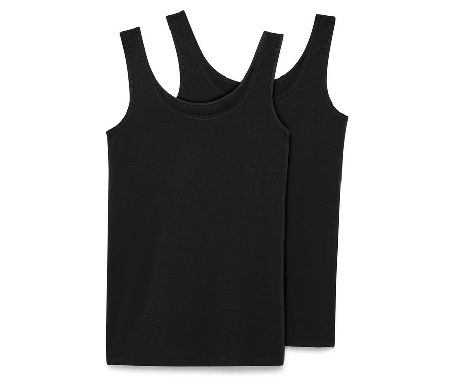 Deux maillots de corps noirs sont posés l'un sur l'autre.