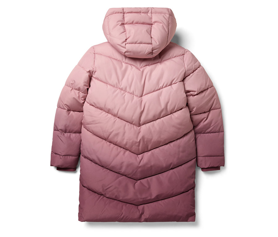 Vue arrière d'une longue doudoune à capuche dans les tons roses.