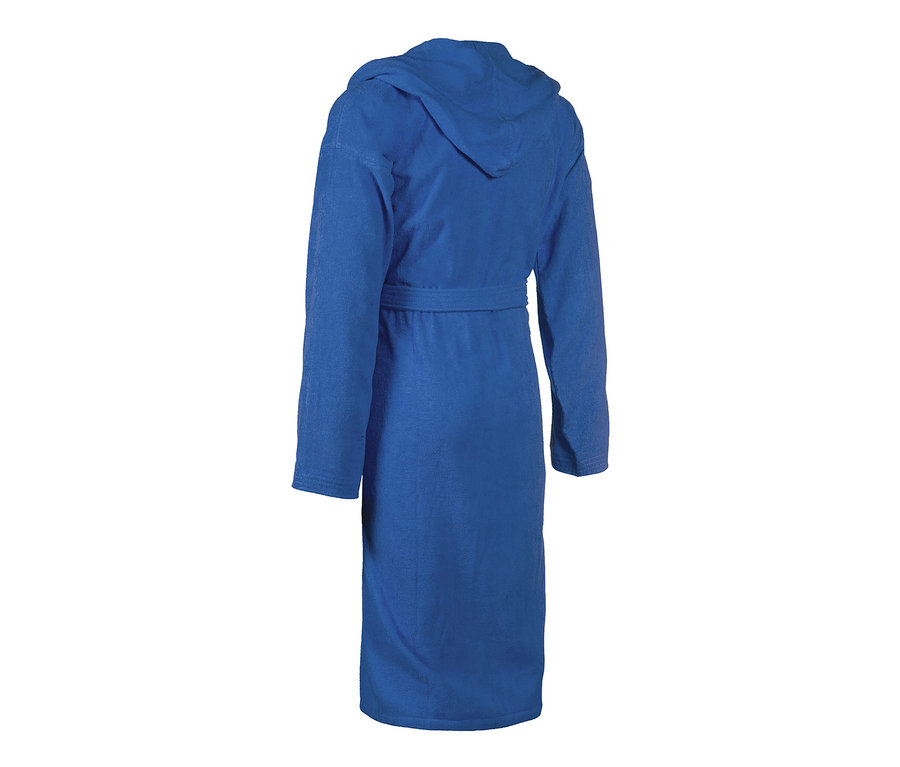 Peignoir bleu avec capuche et ceinture.