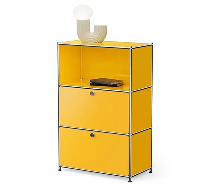 Armoire jaune avec deux tiroirs et une lampe dessus.