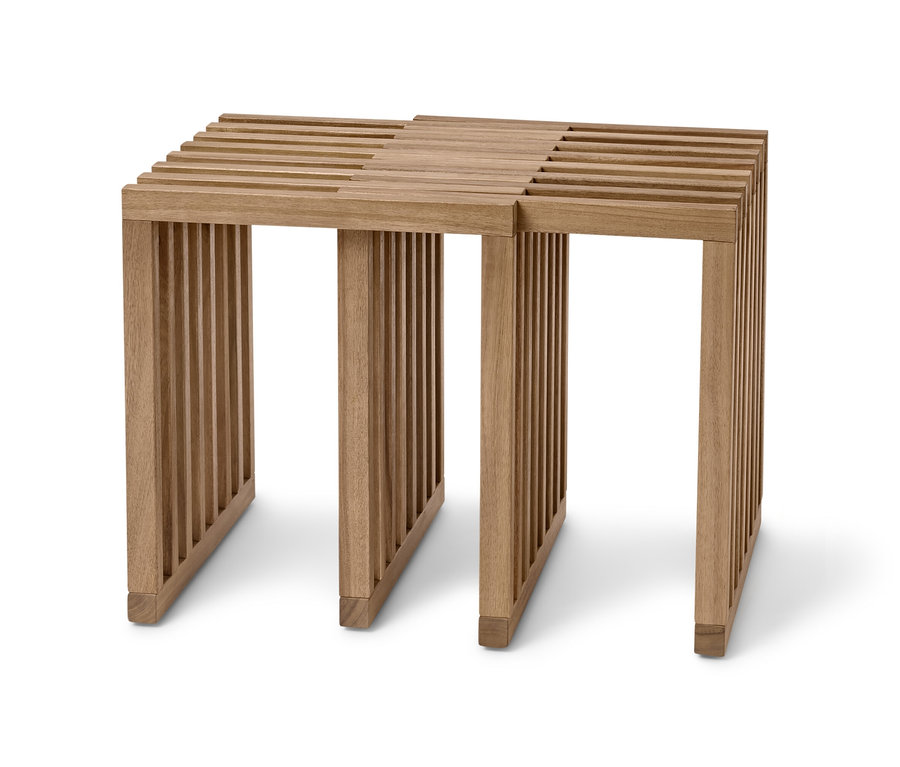 Tabouret pliant en bois.