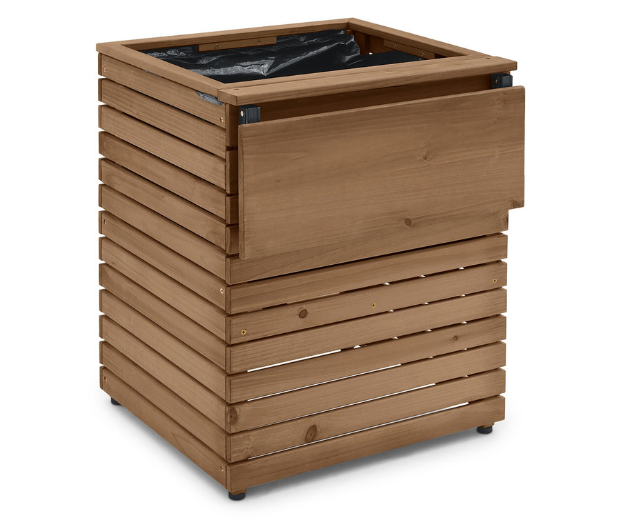 Gros plan d'un pot de fleurs carré en bois marron avec une doublure en plastique noir à l'intérieur.