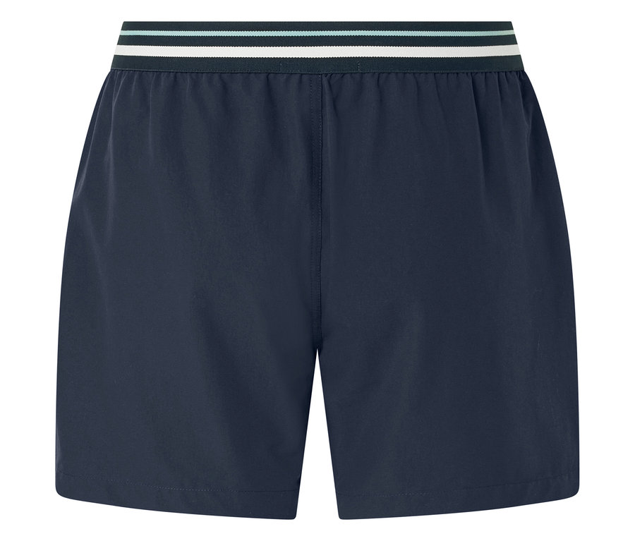 Short bleu marine avec ceinture rayée.