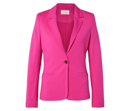 Blazer rose avec un bouton.
