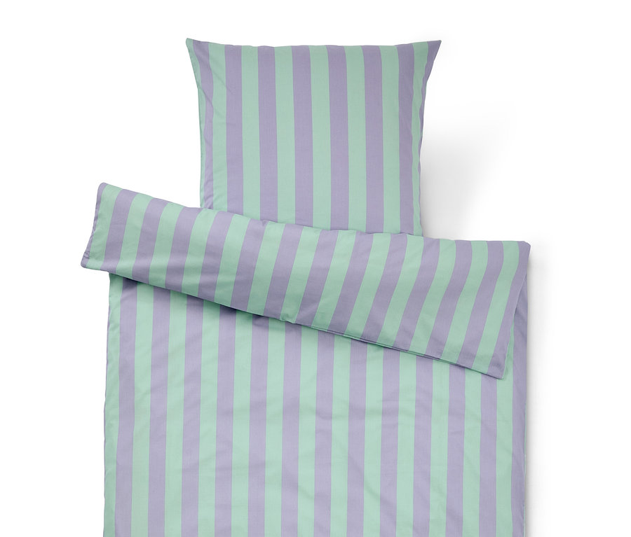 Ensemble de literie à rayures violettes et vert menthe, comprenant une taie d'oreiller et une housse de couette.