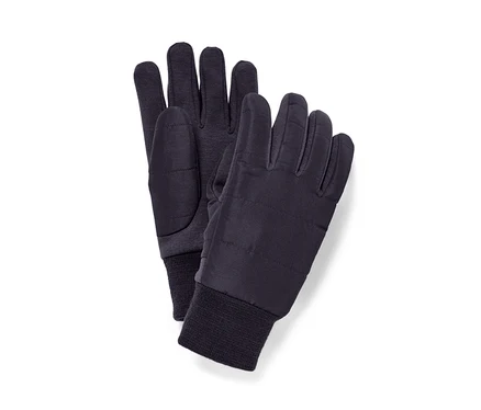 Une paire de gants en maille.