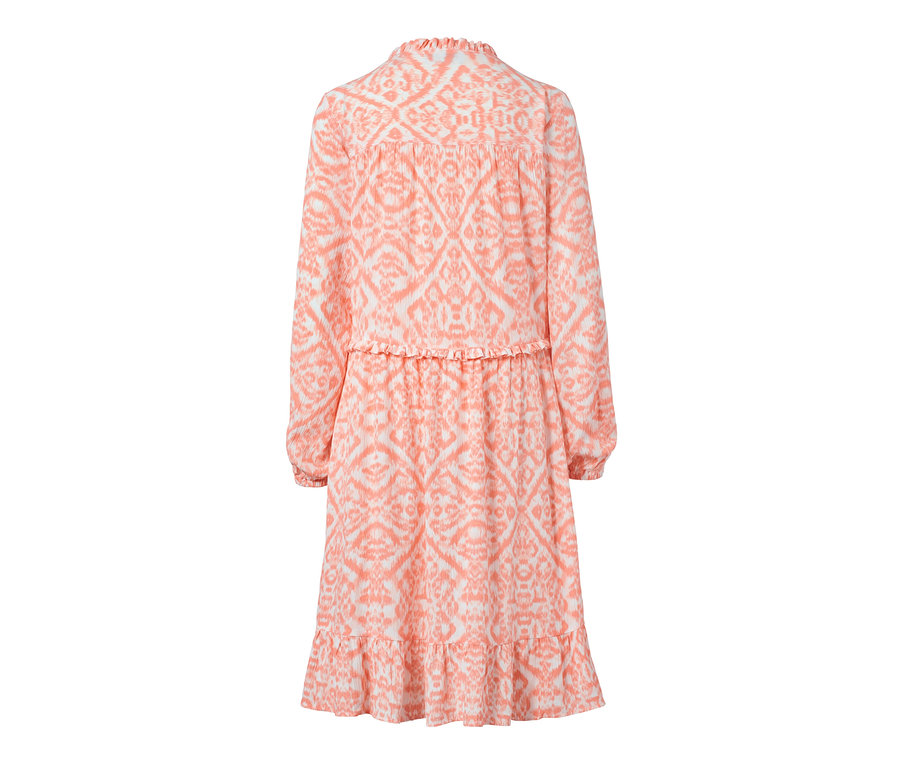Détail d'une robe mi-longue imprimée pour femme.