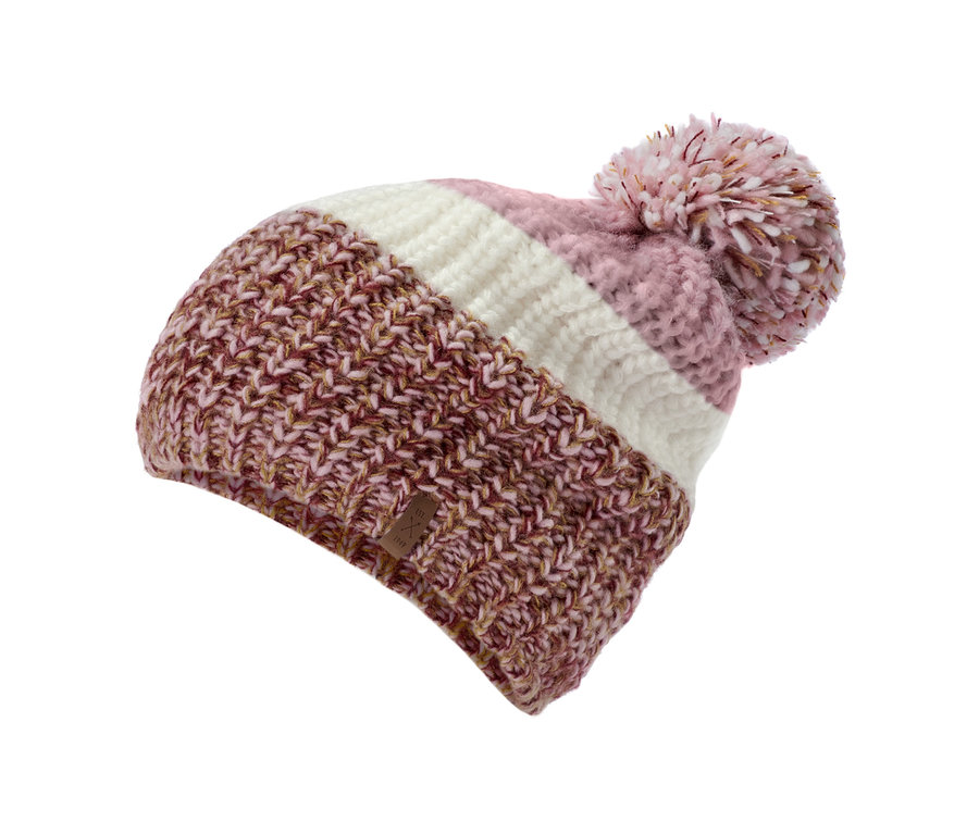 Un bonnet en maille rayé horizontalement avec un pompon, en marron, blanc et rose.