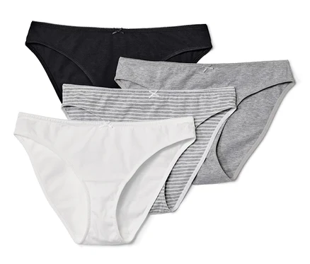 Quatre slips.