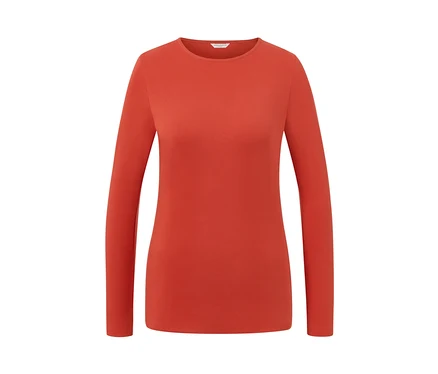 T-shirt orange à manches longues.