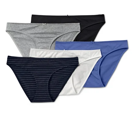 Cinq slips de différentes couleurs et motifs, dont des rayures.