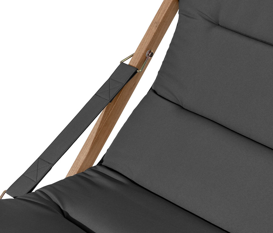 Gros plan d'un fauteuil de relaxation pliant anthracite.