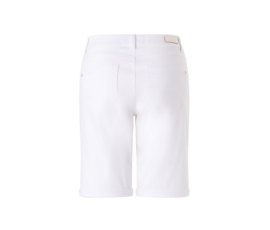 Détail du dos du jean blanc « Bermuda Turn-Up » Angels, coupe droite.