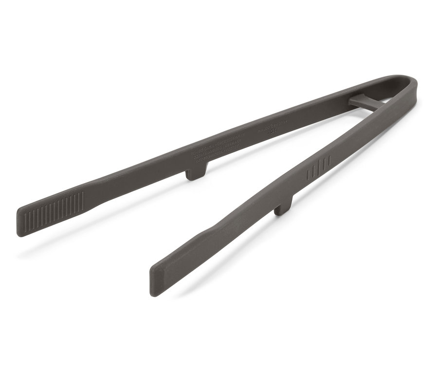 Pince de cuisine grise sur fond blanc.