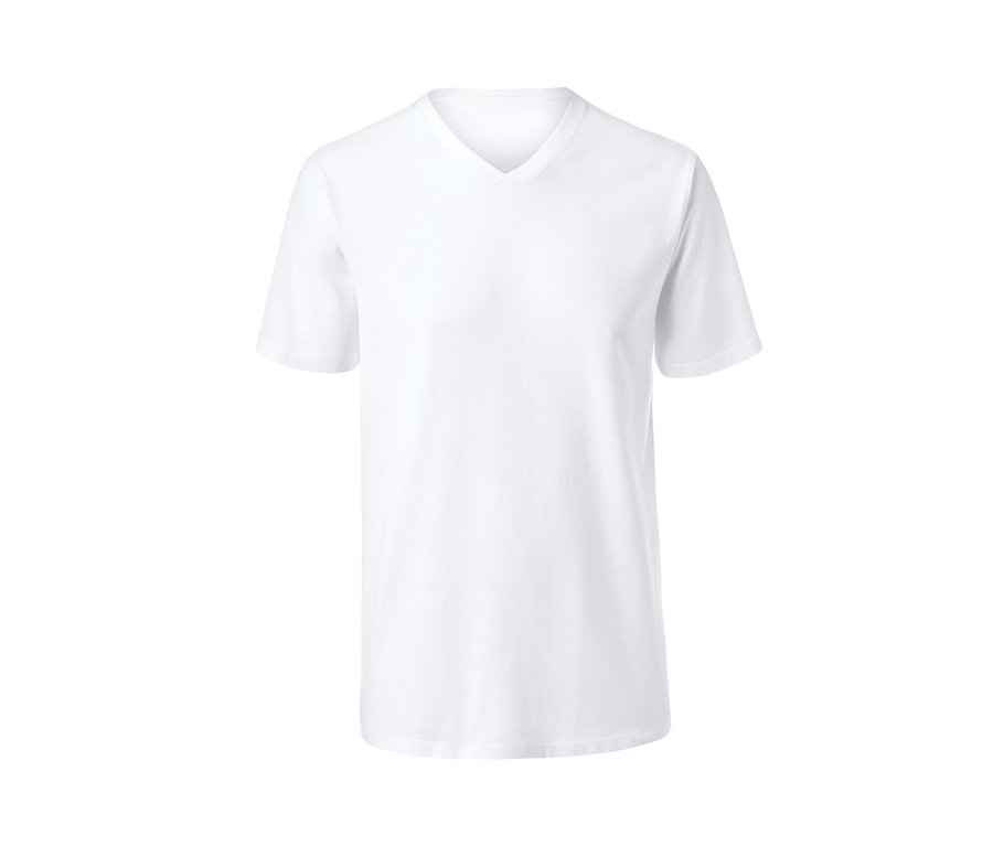 Un seul t-shirt blanc à col en V.