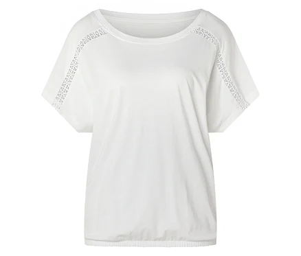 T-shirt blanc avec bordure en dentelle sur les manches et le col.