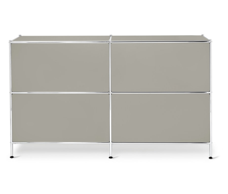 Armoire grise avec quatre compartiments et cadre argenté.