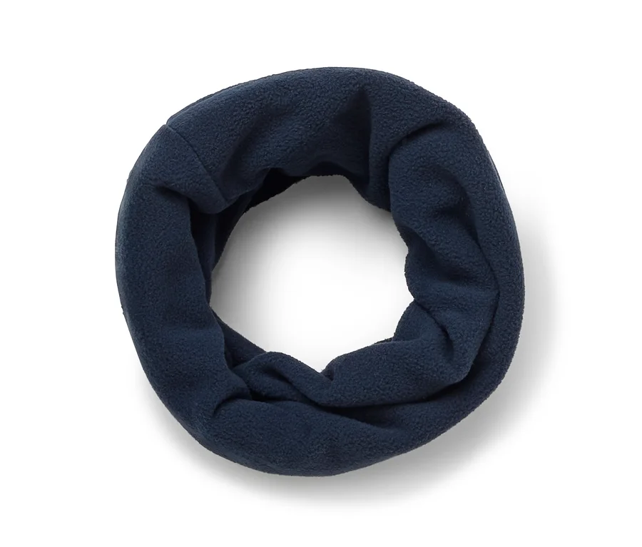 Écharpe tubulaire pour enfant en polaire bleu foncé, posée en cercle sur fond blanc.