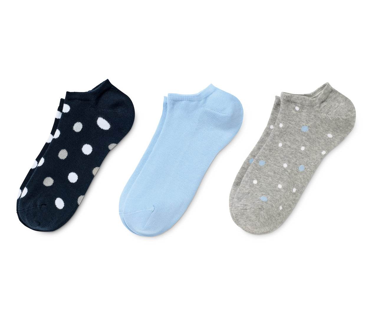 Trois paires de socquettes : bleu marine à pois blancs, bleu clair et gris à pois bleus.
