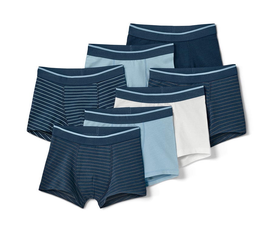 Sept boxers bleus.
